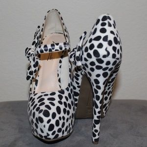 ANN MICHELLE PLATFORM in Black /White velvet print